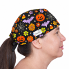 Calot court Halloween Douce frayeur citrouilles et chauves-souris sur fond noir porté par une femme – ChrysVal