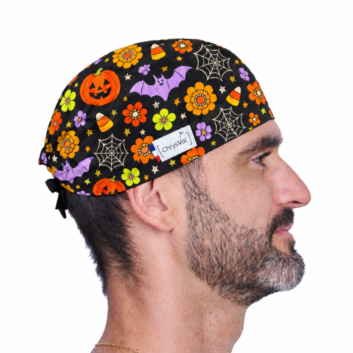 Calot court Halloween Douce frayeur citrouilles et chauves-souris sur fond noir porté par un homme – ChrysVal